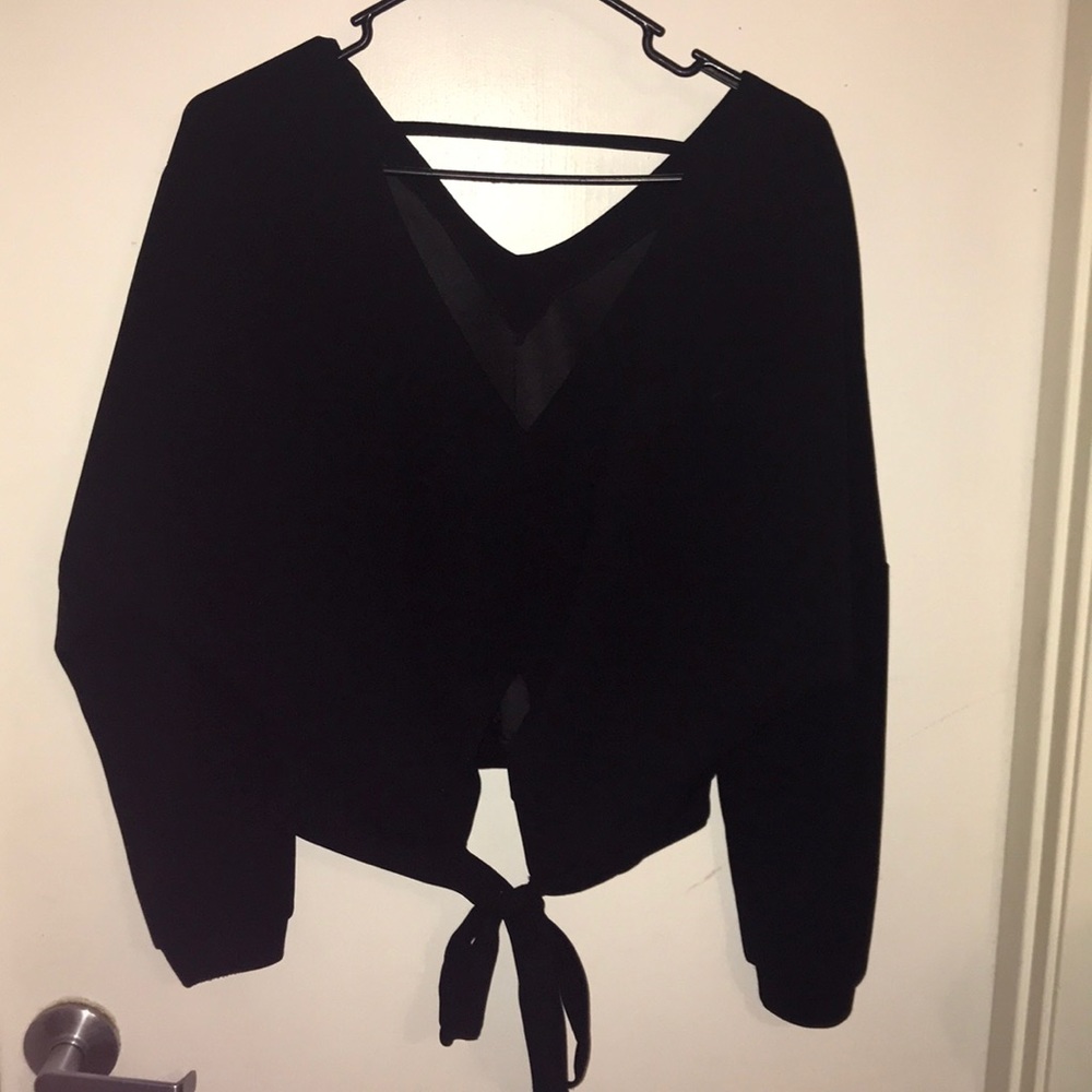 Crop w/ tie in the back